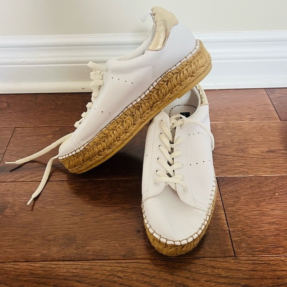 Steve Madden Shoes - Steve Madden White Leather and Tan Espadrilles with Classic Design size 9.5